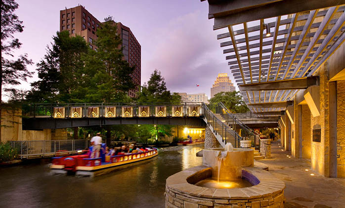 Drury Plaza Hotel San Antonio Riverwalk - Drury Hotels