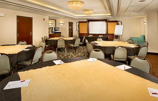 Drury Inn Suites Kansas City Stadium Meetings Room Drury