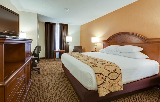 pear tree inn st. louis airport park and fly