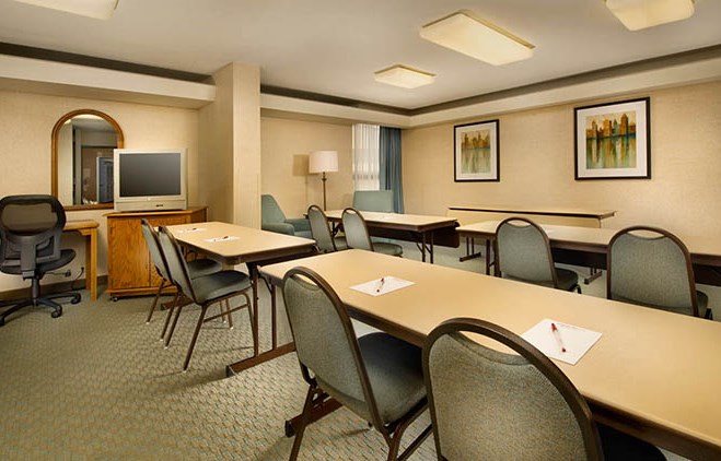 Pear Tree Inn St Louis Airport Meetings Room Drury Hotels