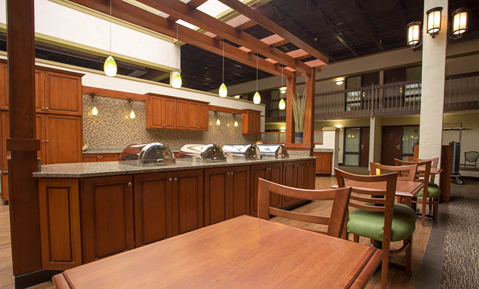 Pear Tree Inn St. Louis Convention Center - Dining Area