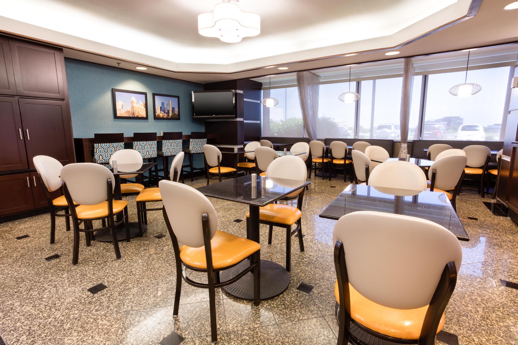 Drury Inn & Suites Kansas CIty Airport - Dining Area