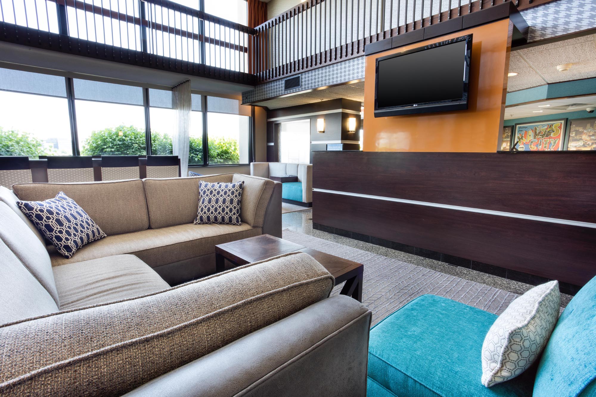 Drury Inn & Suites Kansas CIty Airport - Lobby