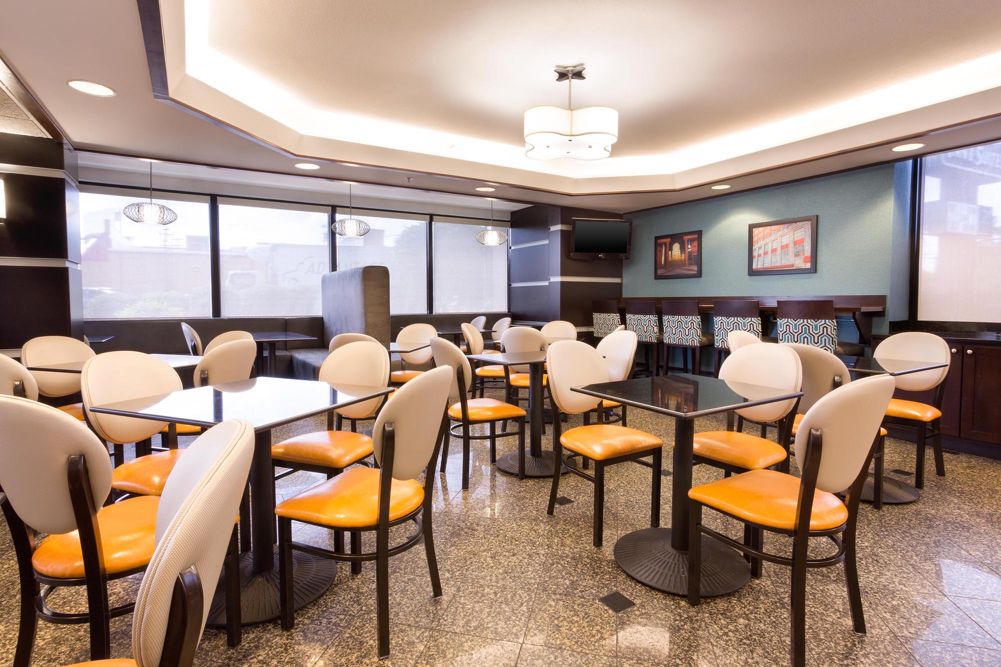 Drury Inn & Suites Greensboro - Dining Area