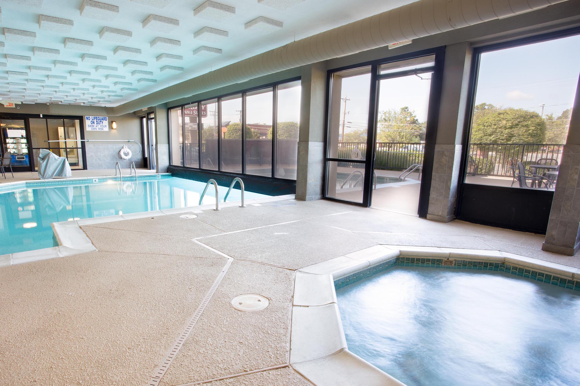 Drury Inn & Suites Greensboro - Indoor/Outdoor Pool