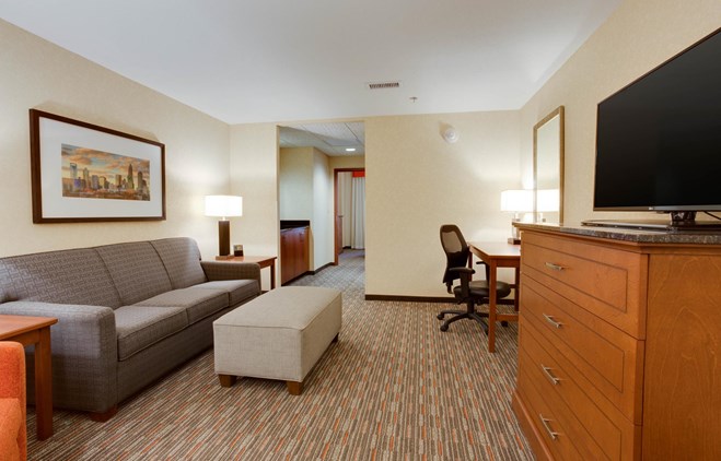 Drury Inn & Suites Charlotte Arrowood - Drury Hotels