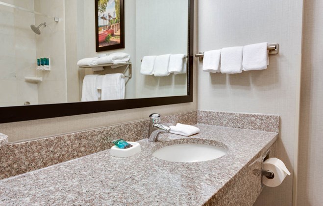 Drury Inn & Suites Middletown Franklin - Bathroom