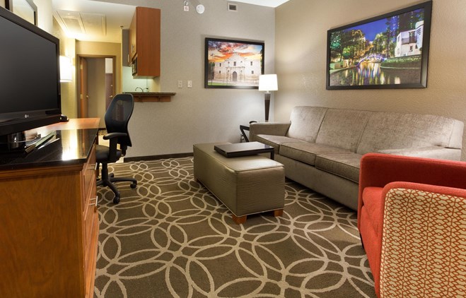 Drury Inn & Suites San Antonio Riverwalk - Two-room Suite Guestroom
