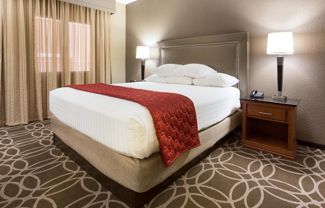 Drury Inn & Suites San Antonio Riverwalk - Two-room Suite Guestroom