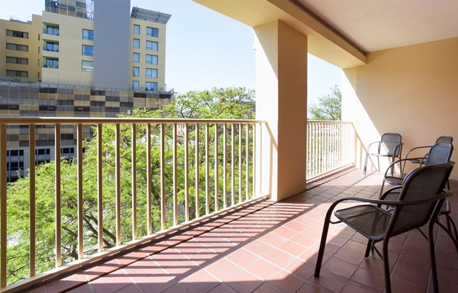 Drury Inn & Suites San Antonio Riverwalk - Two-room Suite Guestroom