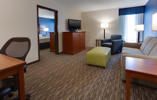 Drury Inn & Suites Nashville Airport - Two-room Suite Guestroom