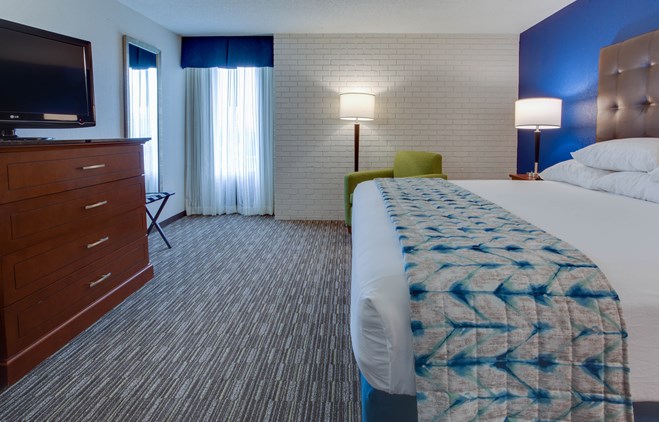Drury Inn & Suites Nashville Airport - Two-room Suite Guestroom