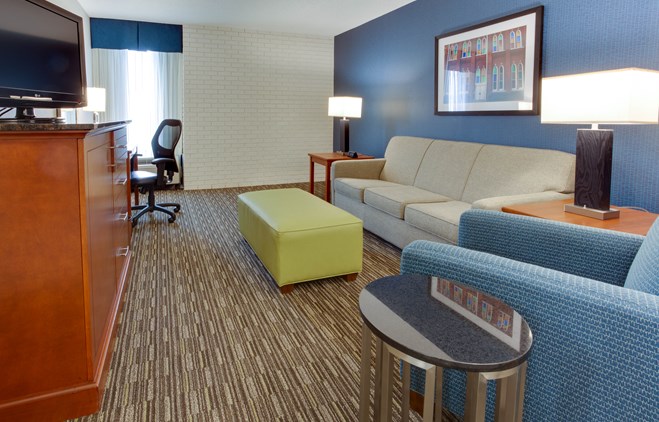 Drury Inn & Suites Nashville Airport - Two-room Suite Guestroom
