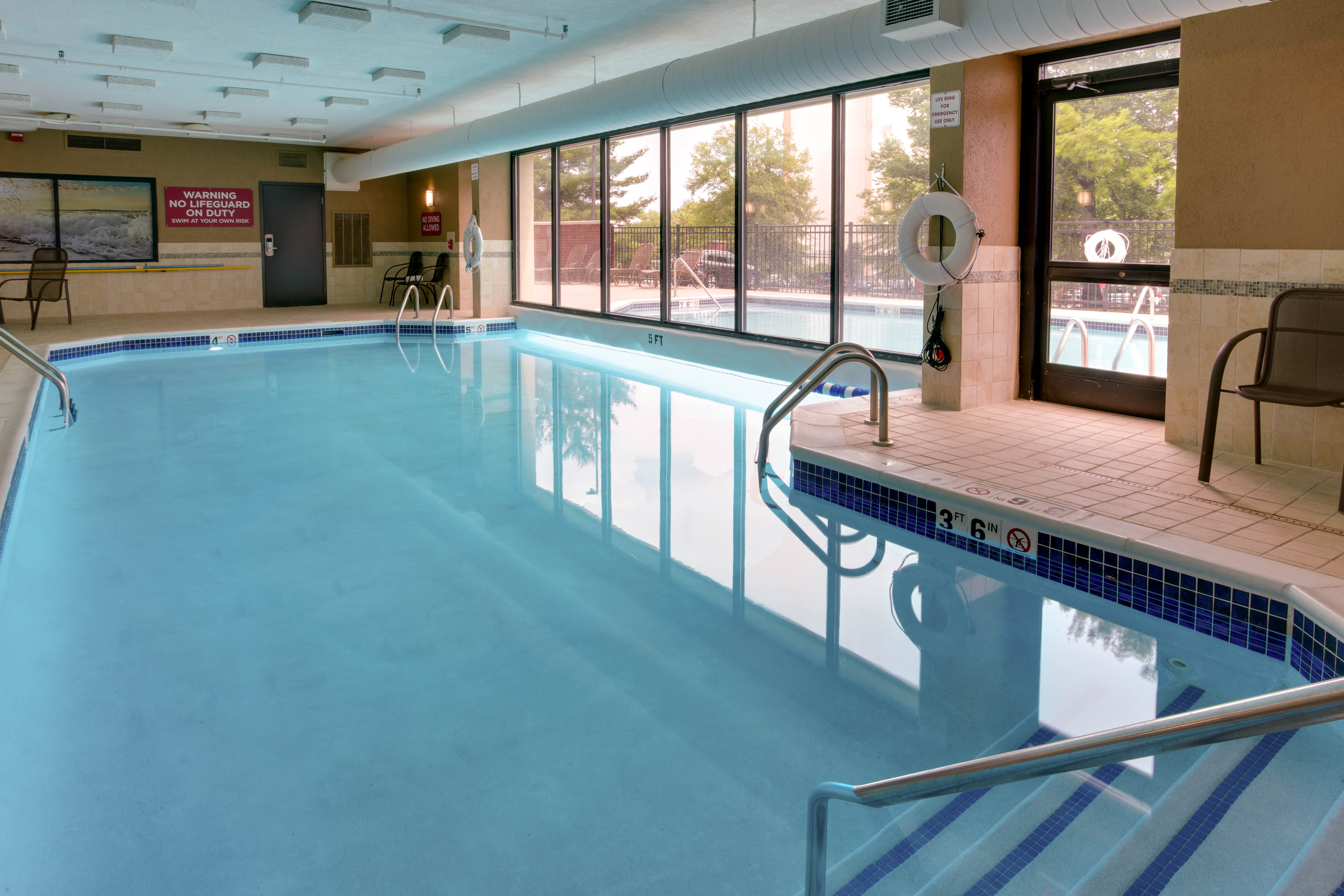 Drury Inn & Suites Nashville Airport - Indoor/Outdoor Pool