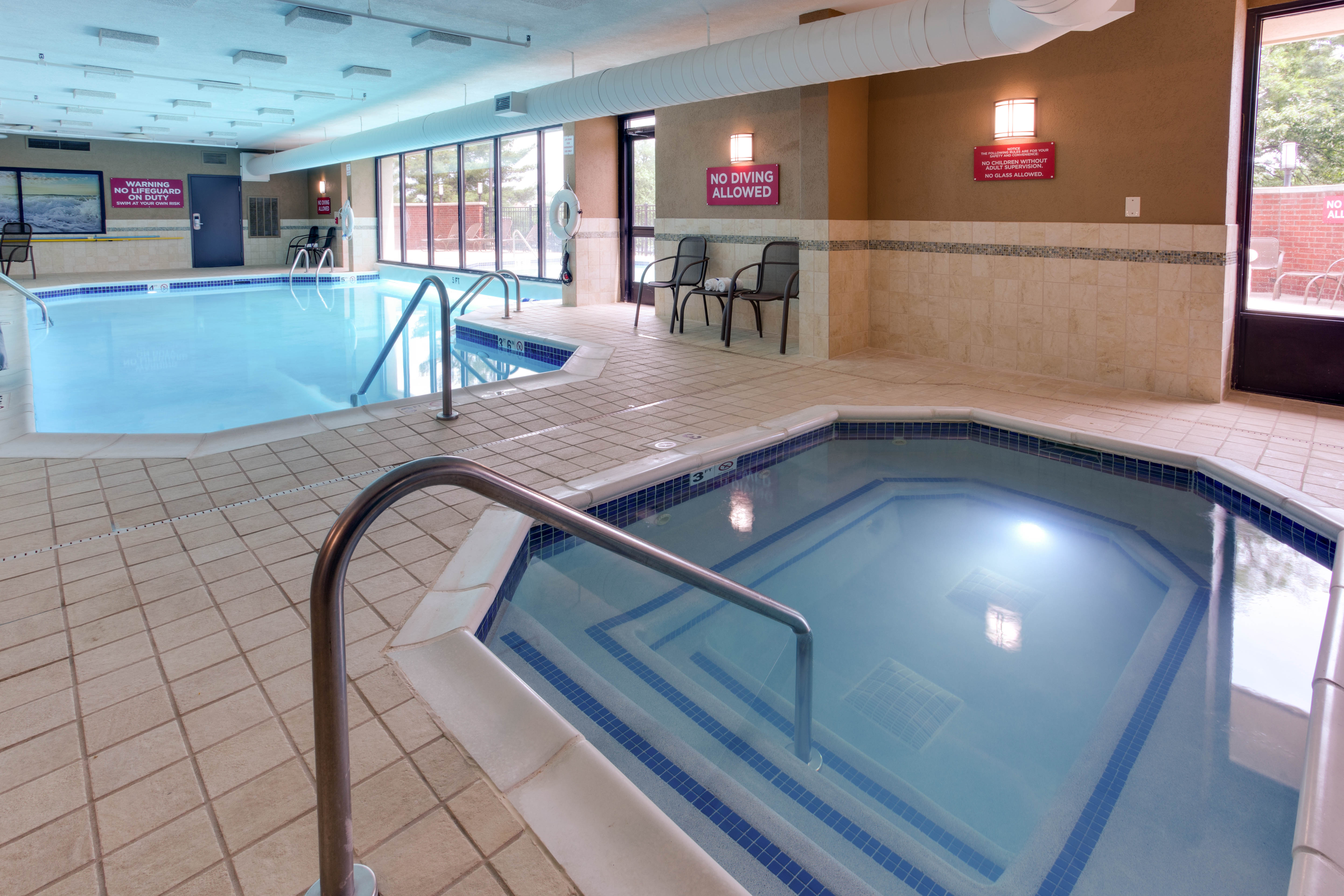 Drury Inn & Suites Nashville Airport - Indoor/Outdoor Pool