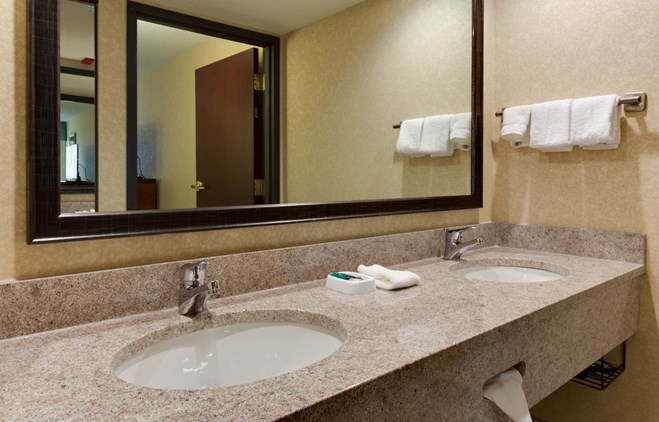 Drury Inn & Suites Birmingham Grandview - Bathroom