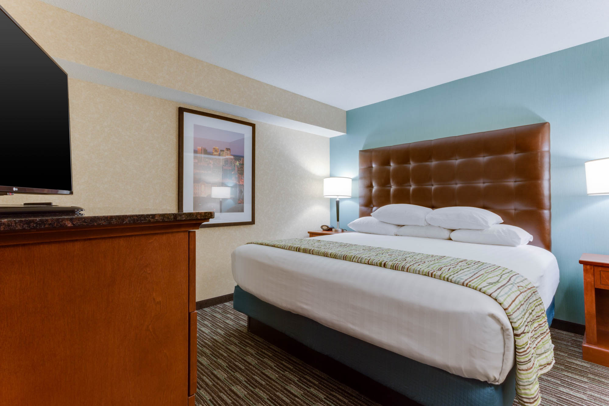Drury Inn & Suites Birmingham Grandview - Two-room Suite Guestroom