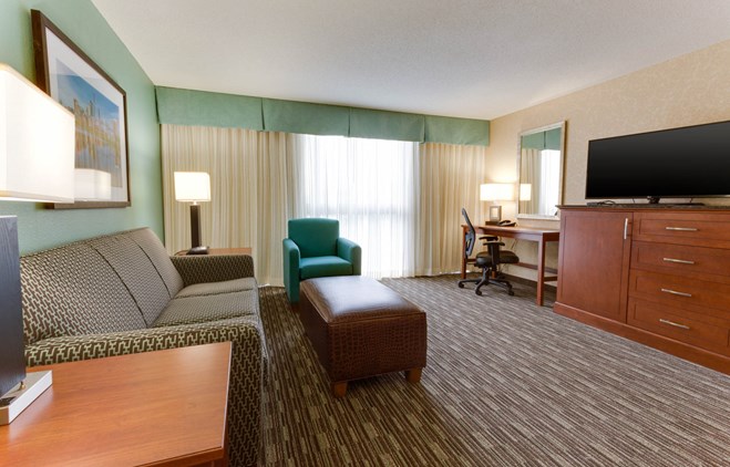 Drury Inn & Suites Birmingham Grandview - Two-room Suite Guestroom