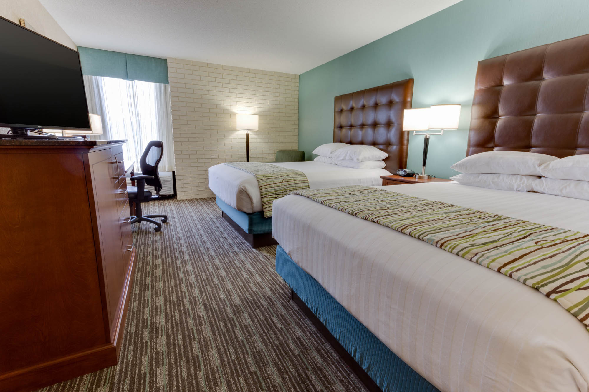 Drury Inn & Suites Birmingham Grandview - Deluxe Queen Guestroom