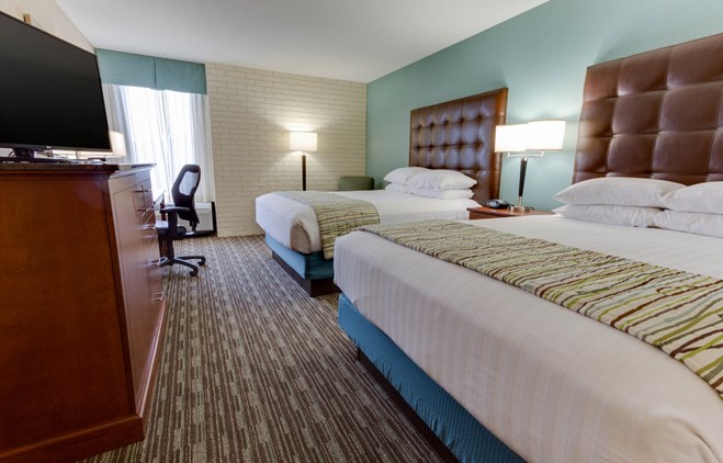 Drury Inn & Suites Birmingham Grandview - Deluxe Queen Guestroom