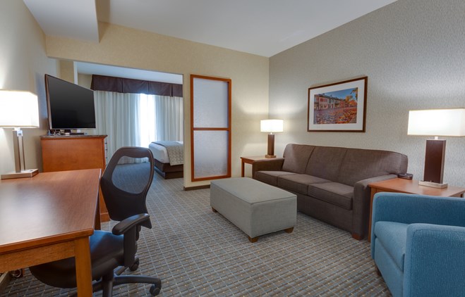 Drury Plaza Hotel St. Louis St. Charles - Deluxe King Guestroom