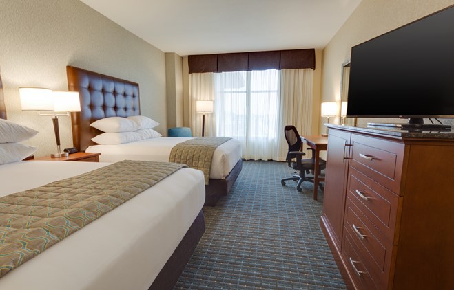 Drury Plaza Hotel St. Louis St. Charles - Deluxe Queen Guestroom