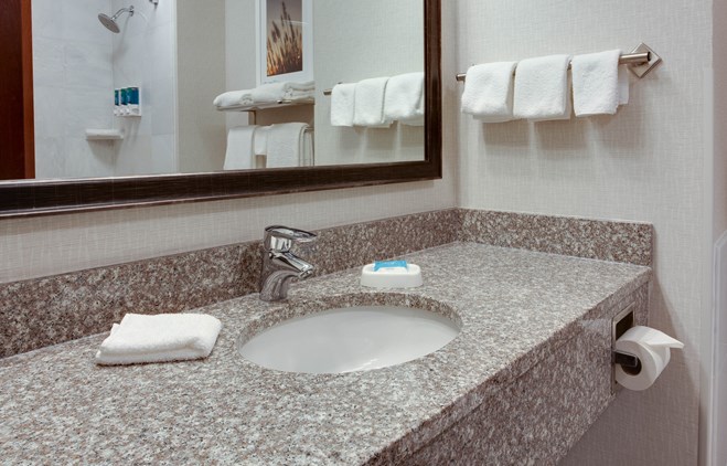 Drury Inn & Suites West Des Moines - Bathroom