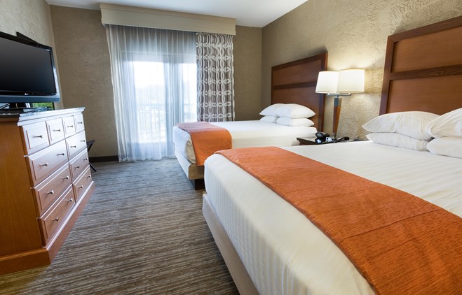 Drury Inn & Suites Flagstaff - Two-room Suite Guestroom
