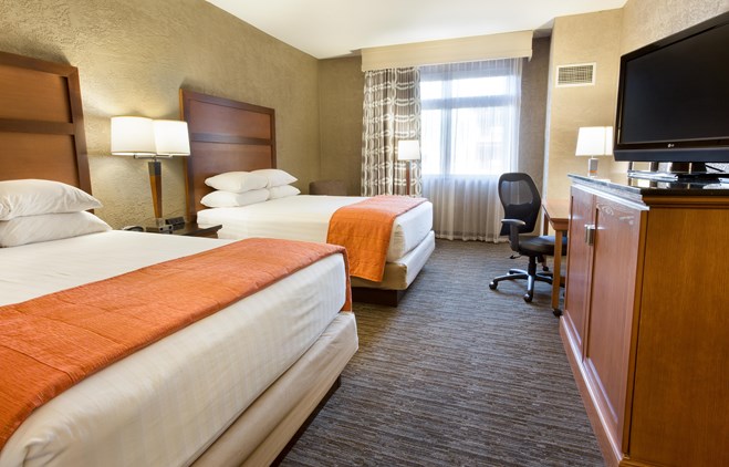 Drury Inn & Suites Flagstaff - Deluxe Queen Guestroom
