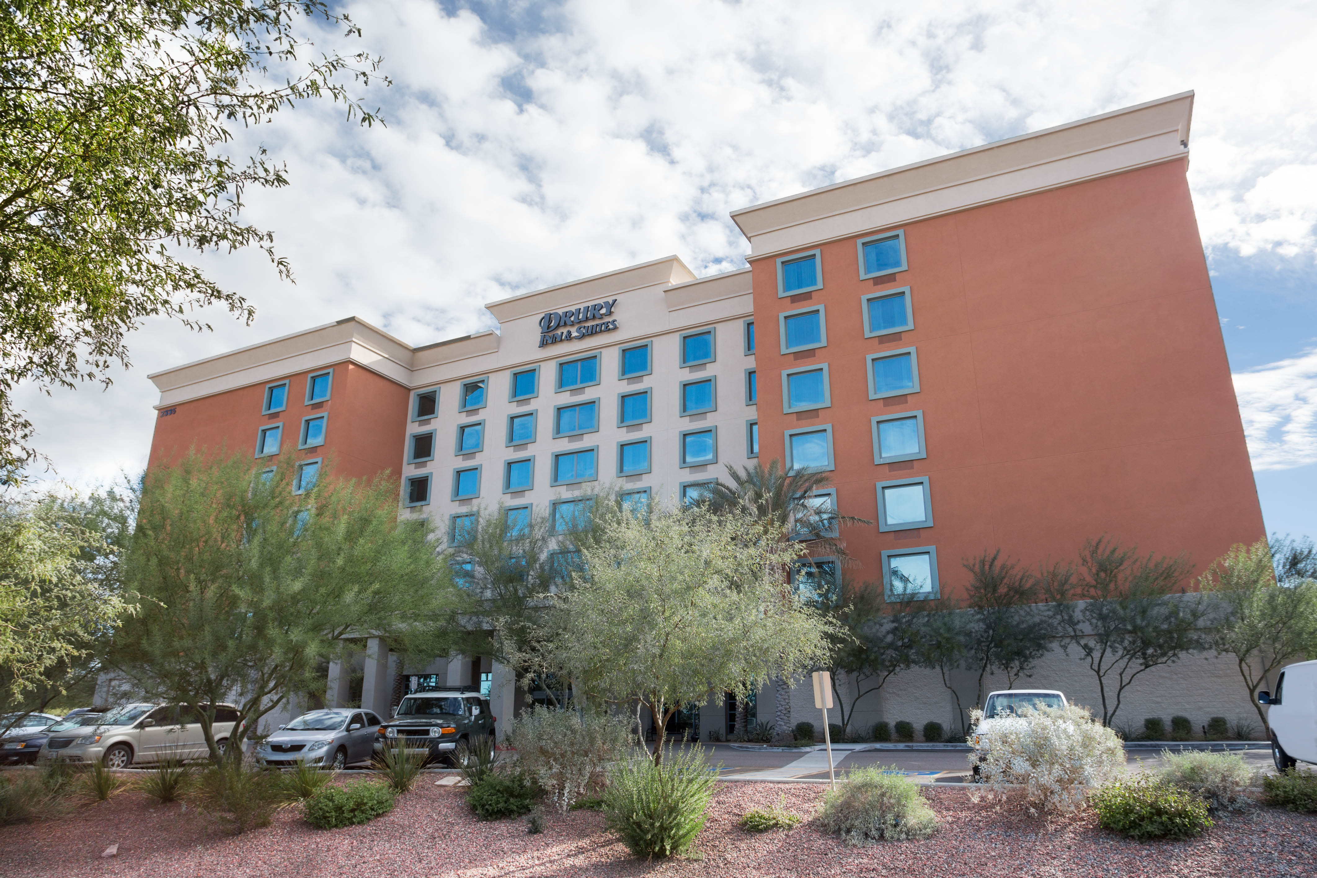 Drury Inn & Suites Phoenix Happy Valley - Drury Hotels