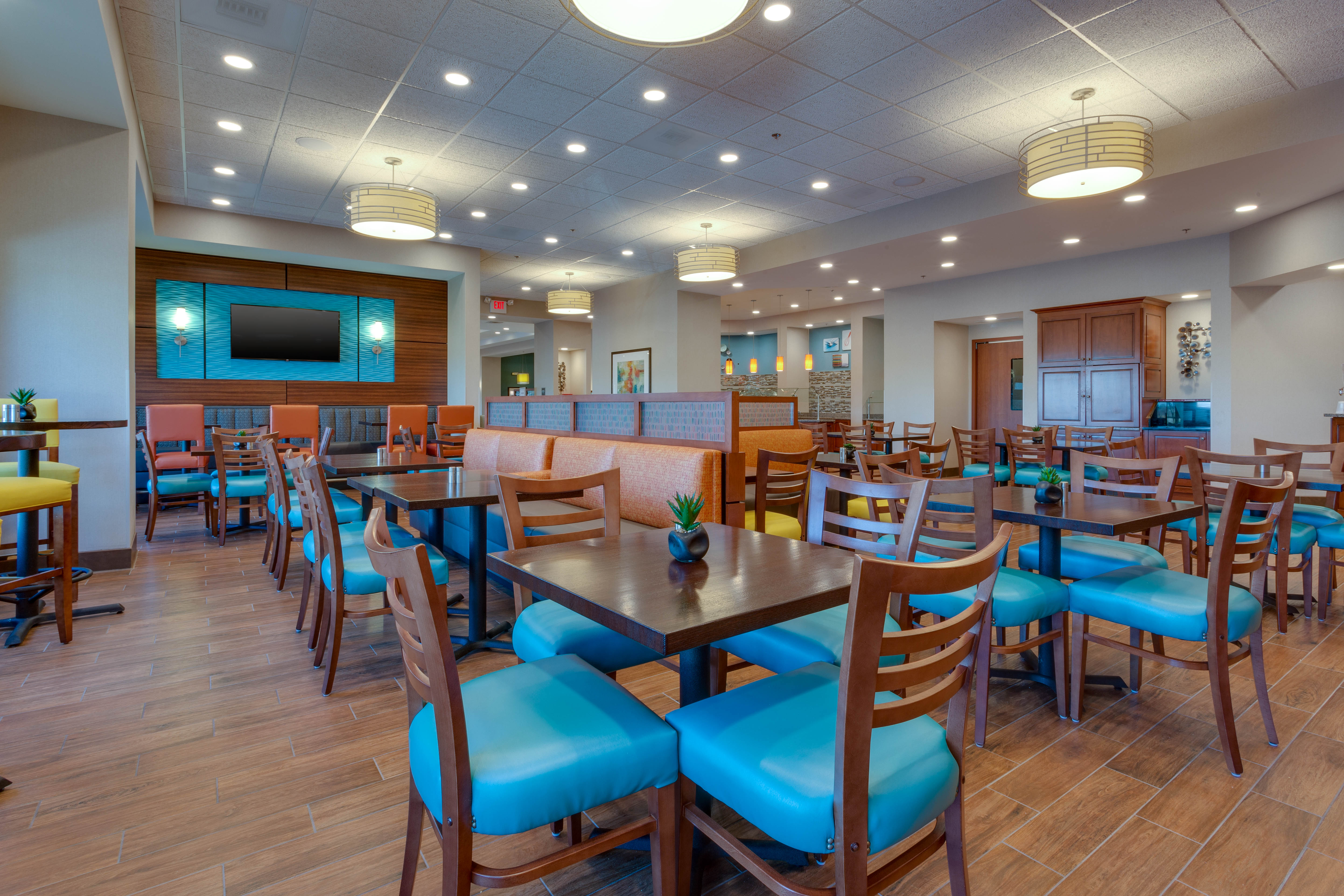 Drury Inn & Suites Gainesville - Dining Area