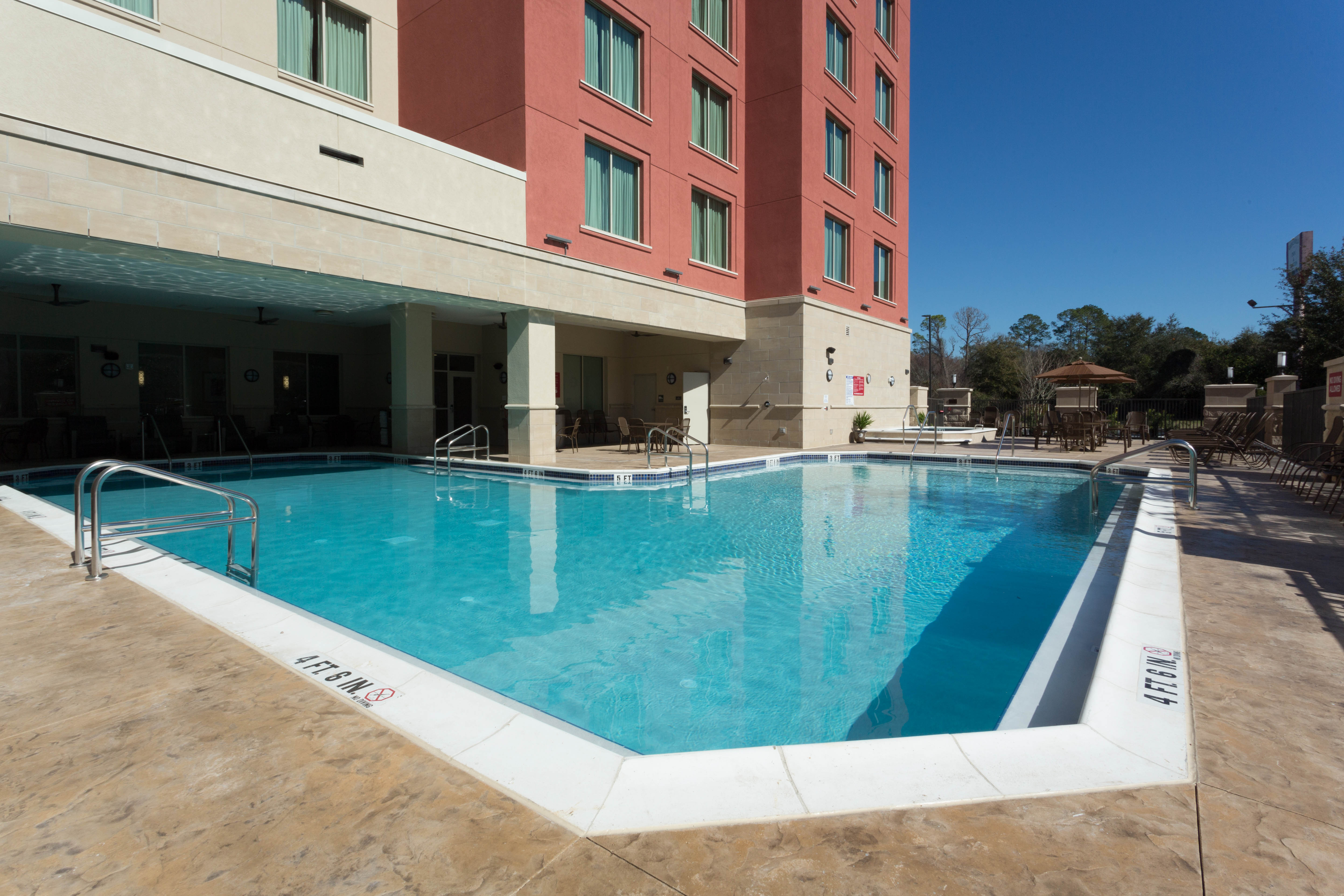 Drury Inn & Suites Gainesville - Outdoor Pool