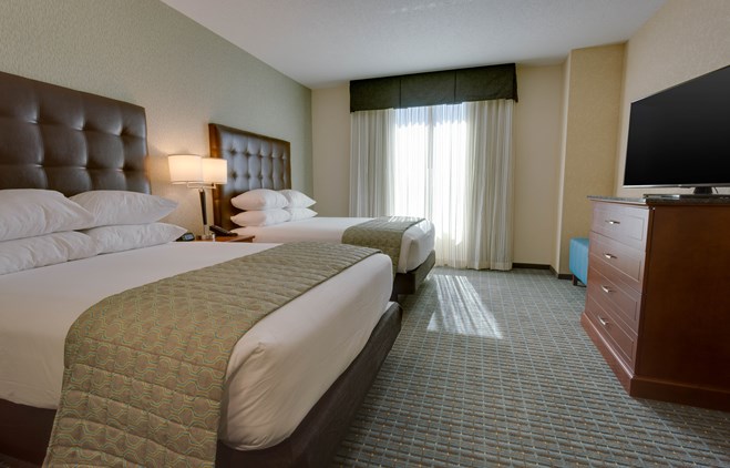 Drury Inn & Suites Gainesville - Two-room Suite Guestroom