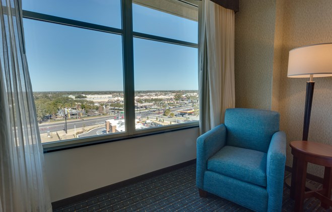 Drury Inn & Suites Gainesville - Upper Floor Guestroom