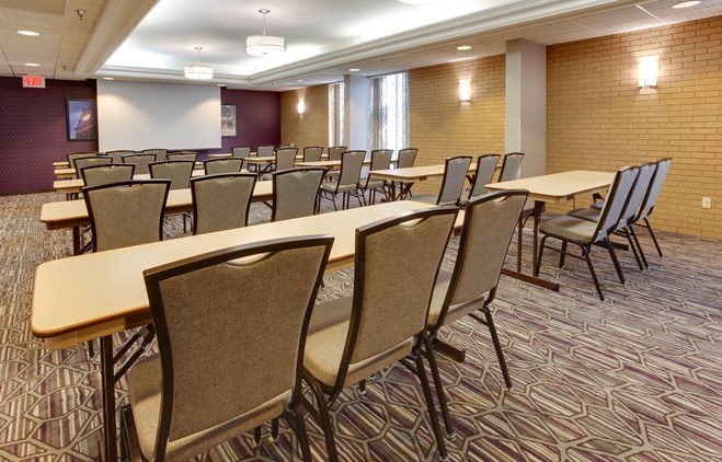 Drury Inn & Suites Louisville East - Meeting Space