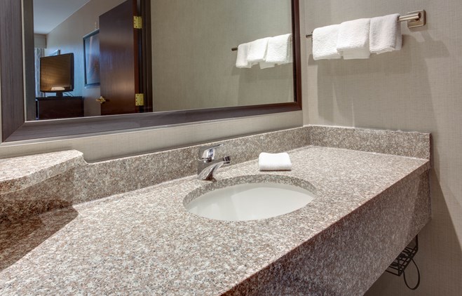 Drury Inn & Suites Louisville East - Bathroom