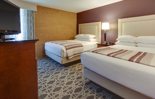 Drury Inn & Suites Louisville East - Two-room Suite Guestroom