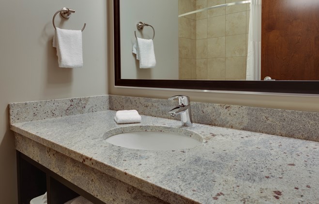 Drury Inn & Suites Pittsburgh Airport Settlers Ridge - Bathroom