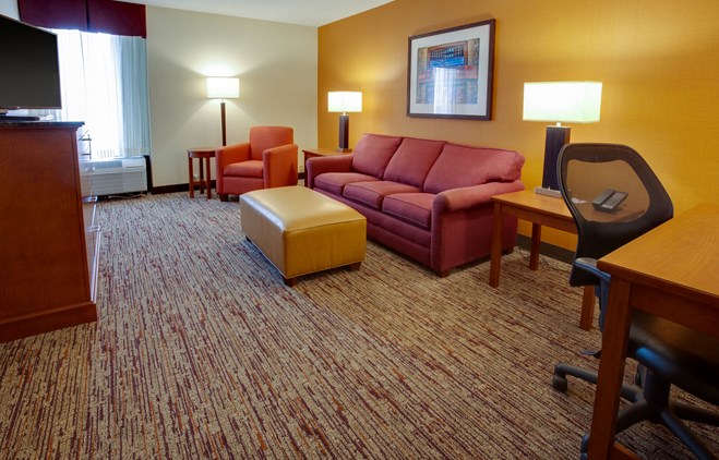 Drury Inn & Suites Terre Haute - Two-room Suite Guestroom