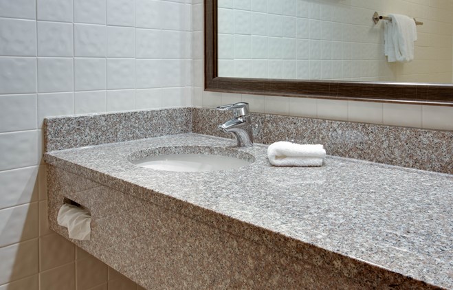 Drury Inn & Suites Terre Haute - Bathroom