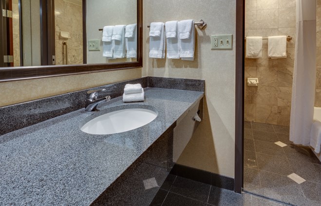 Drury Inn & Suites Memphis Southaven - Bathroom