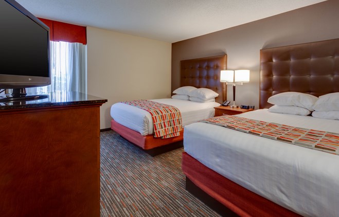 Drury Inn & Suites Memphis Southaven - Two-room Suite Guestroom