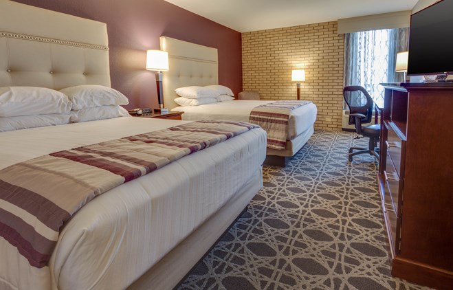 Drury Inn & Suites Hayti - Deluxe Queen Guestroom