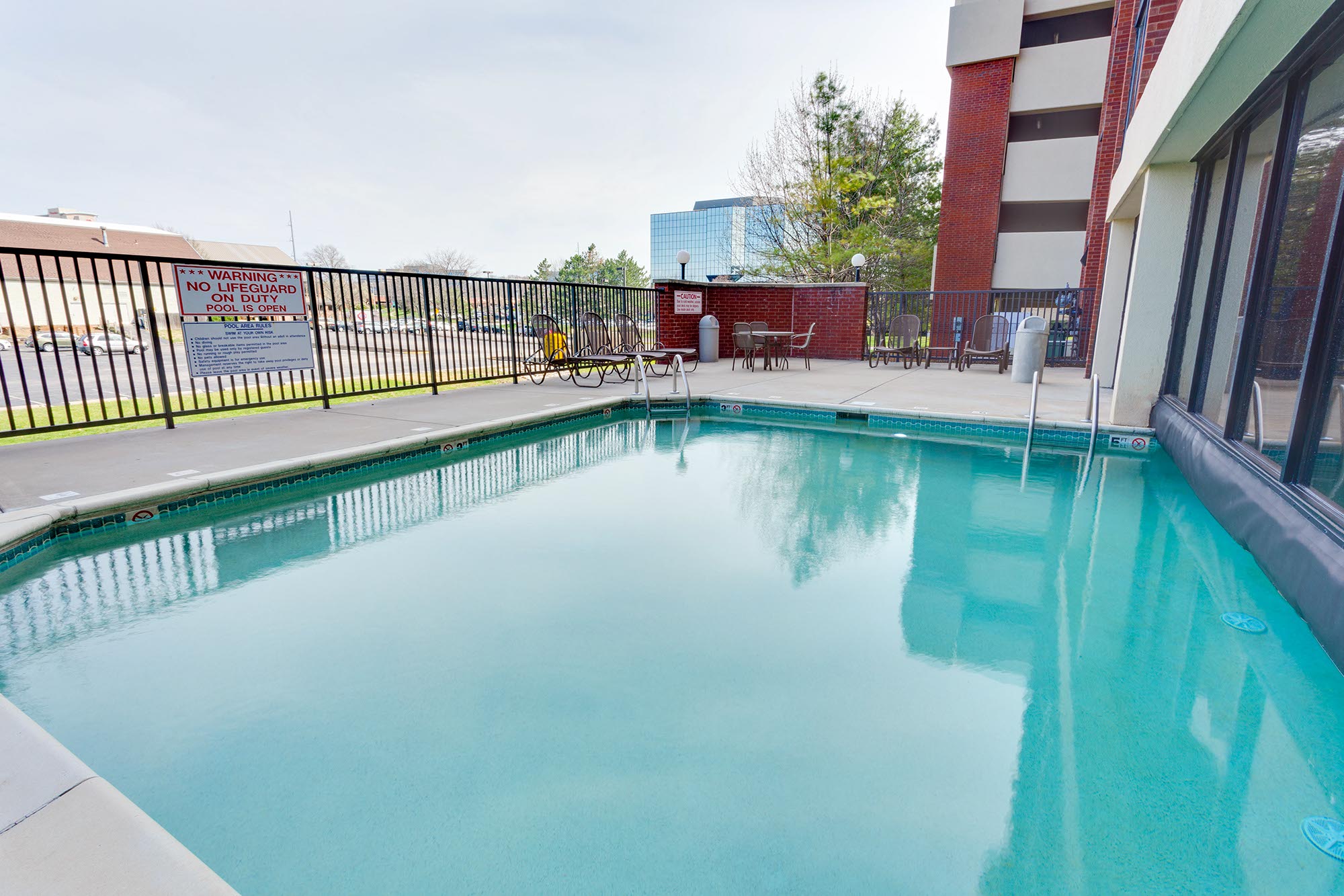 Drury Inn & Suites Kansas City Overland Park - Indoor/Outdoor Pool