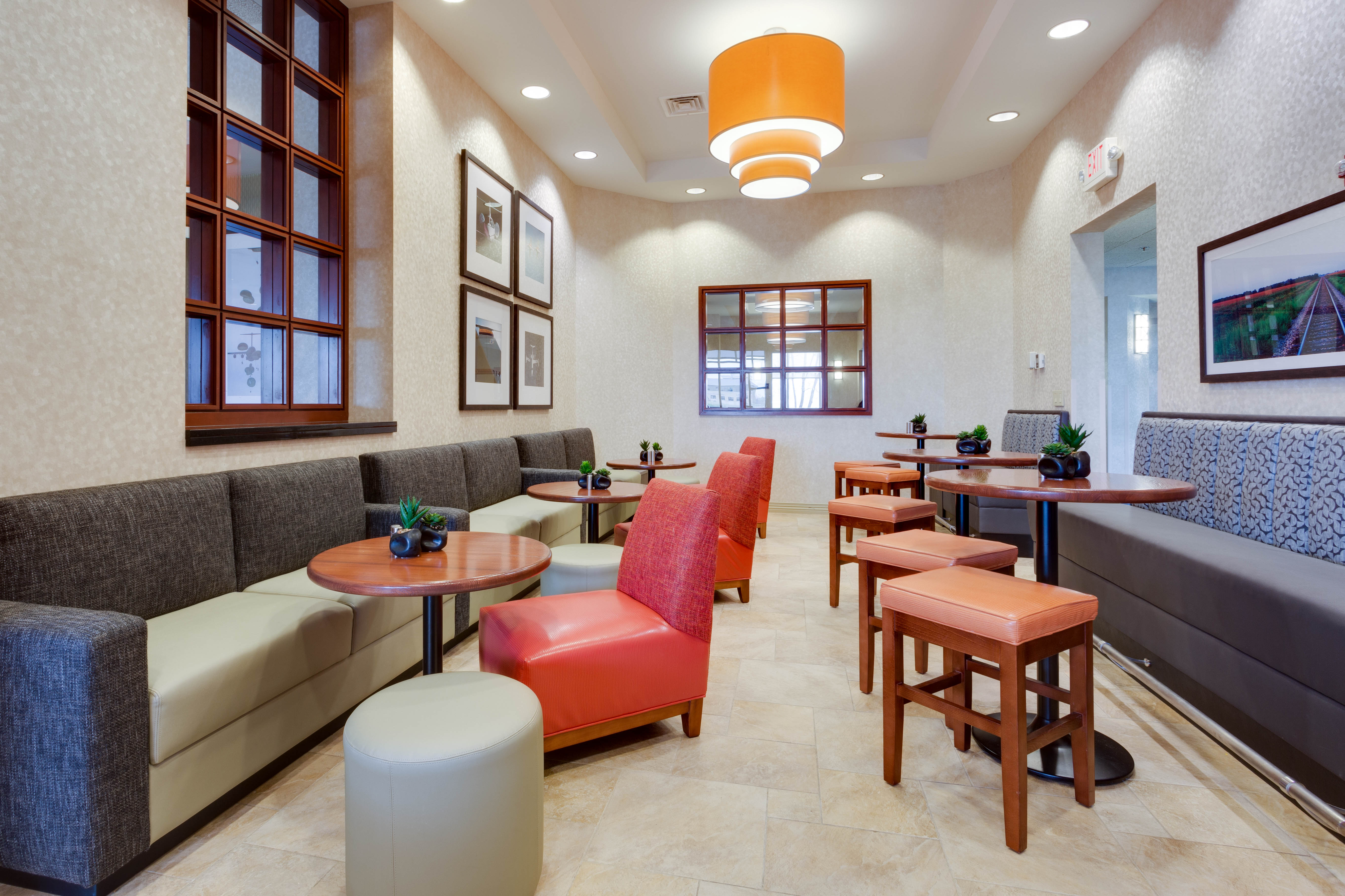 Drury Inn & Suites O'Fallon - Dining Area