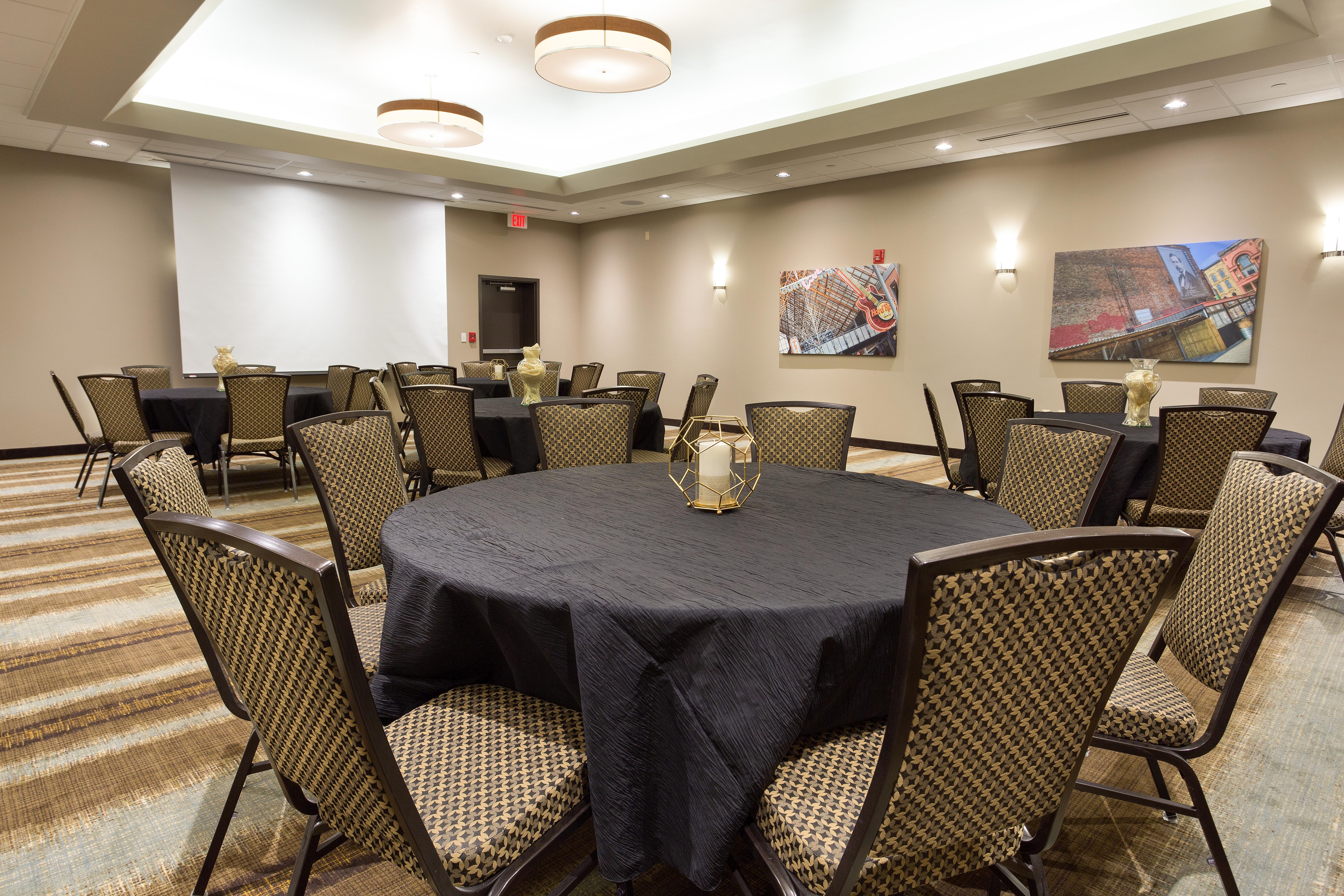 Drury Inn & Suites Louisville North - Meeting Space