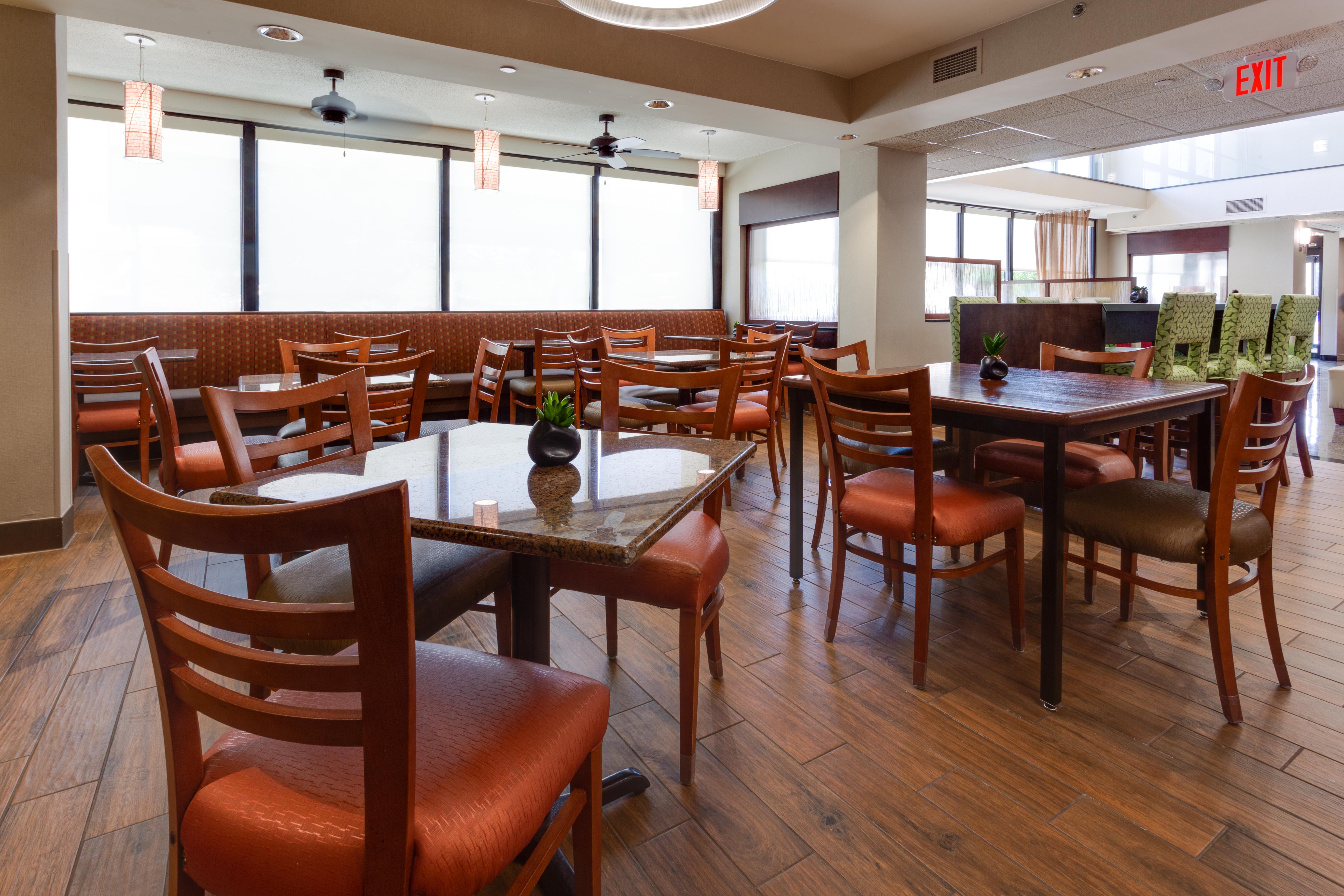 Drury Inn & Suites Denver near the Tech Center - Dining Area