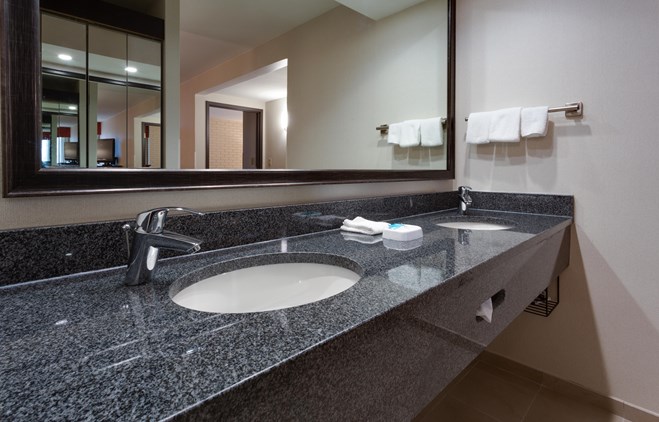 Drury Inn & Suites Denver near the Tech Center - Bathroom
