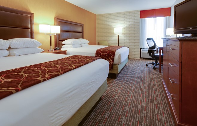 Drury Inn & Suites Denver near the Tech Center - Deluxe Queen Guestroom