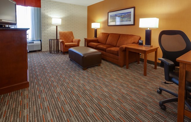Drury Inn & Suites Denver near the Tech Center - Two-room Suite Guestroom